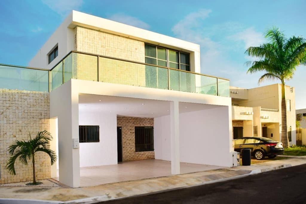Casa Hector, Con Jacuzzi, Cerca Del Foro Gnp. Villa Mérida Eksteriør billede
